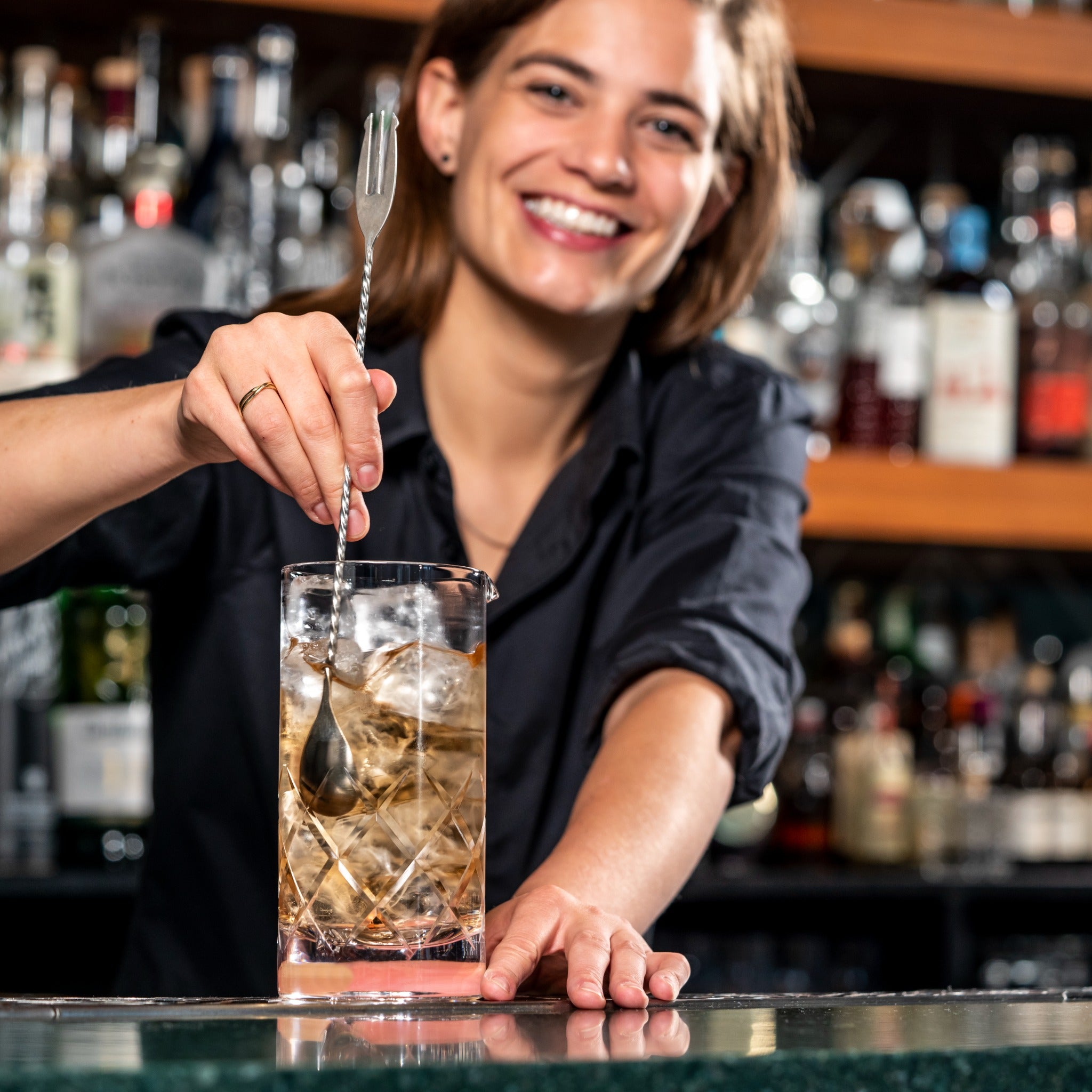 Bar Professional Speakeasy Barlepel Trident 40 Cm achter de bar