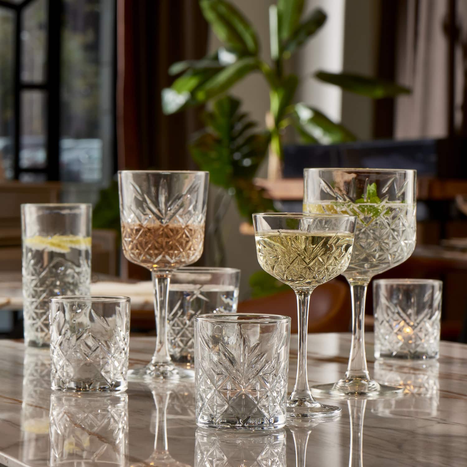 Pasabahce Timeless Martiniglas 23 Cl Gouden Rand - 4 Stuks - Glazen.nl