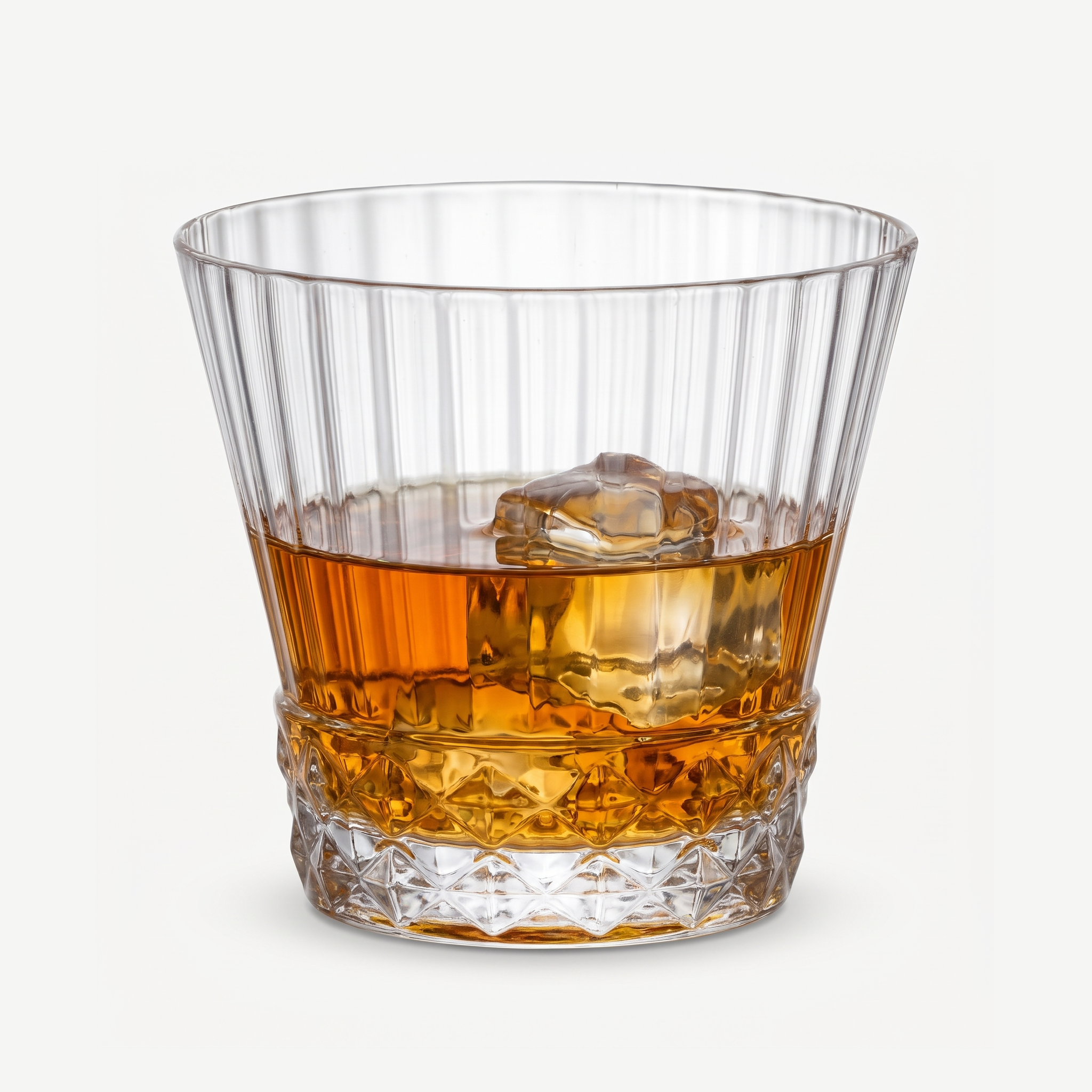 Bormioli Rocco America'20S Tumbler 30 Cl gevuld met whisky en ijs