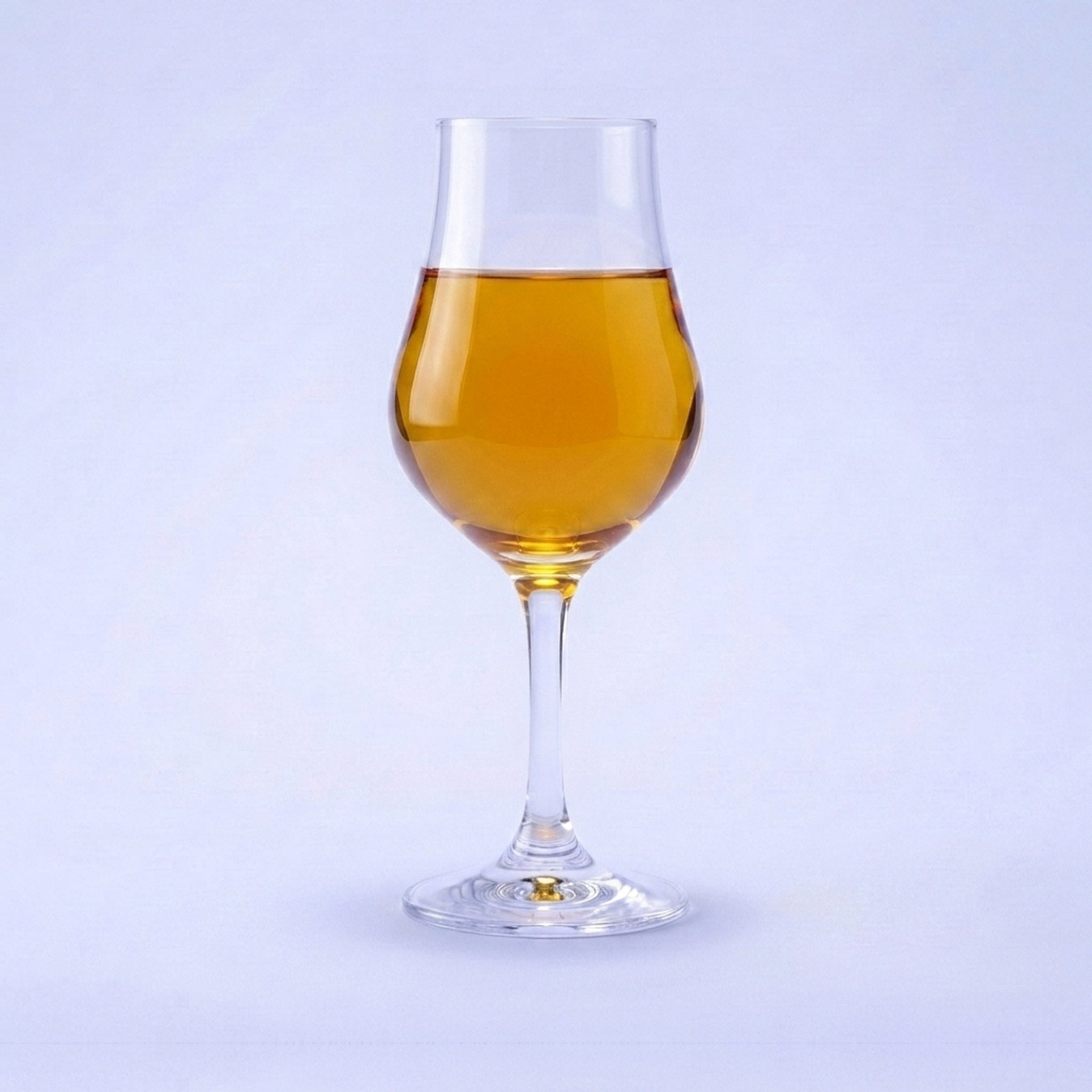 Bar Professional Eaux de Vie borrelglas 15 cl gevuld met gouden vruchtenlikeur