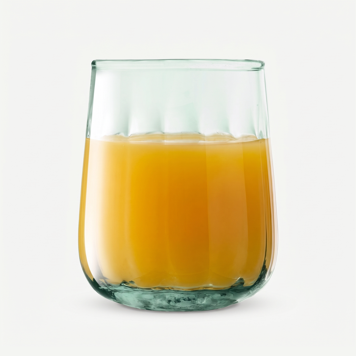 L.S.A. Mia Tumbler 41 Cl gevuld met sinaasappelsap