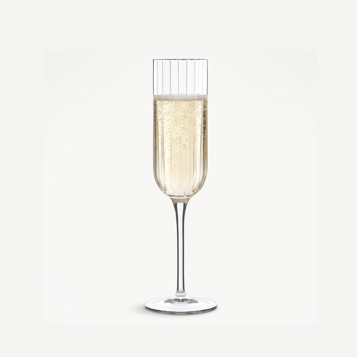 Luigi Bormioli Bach Champagneglas / Flute 21 Cl gevuld met champagne