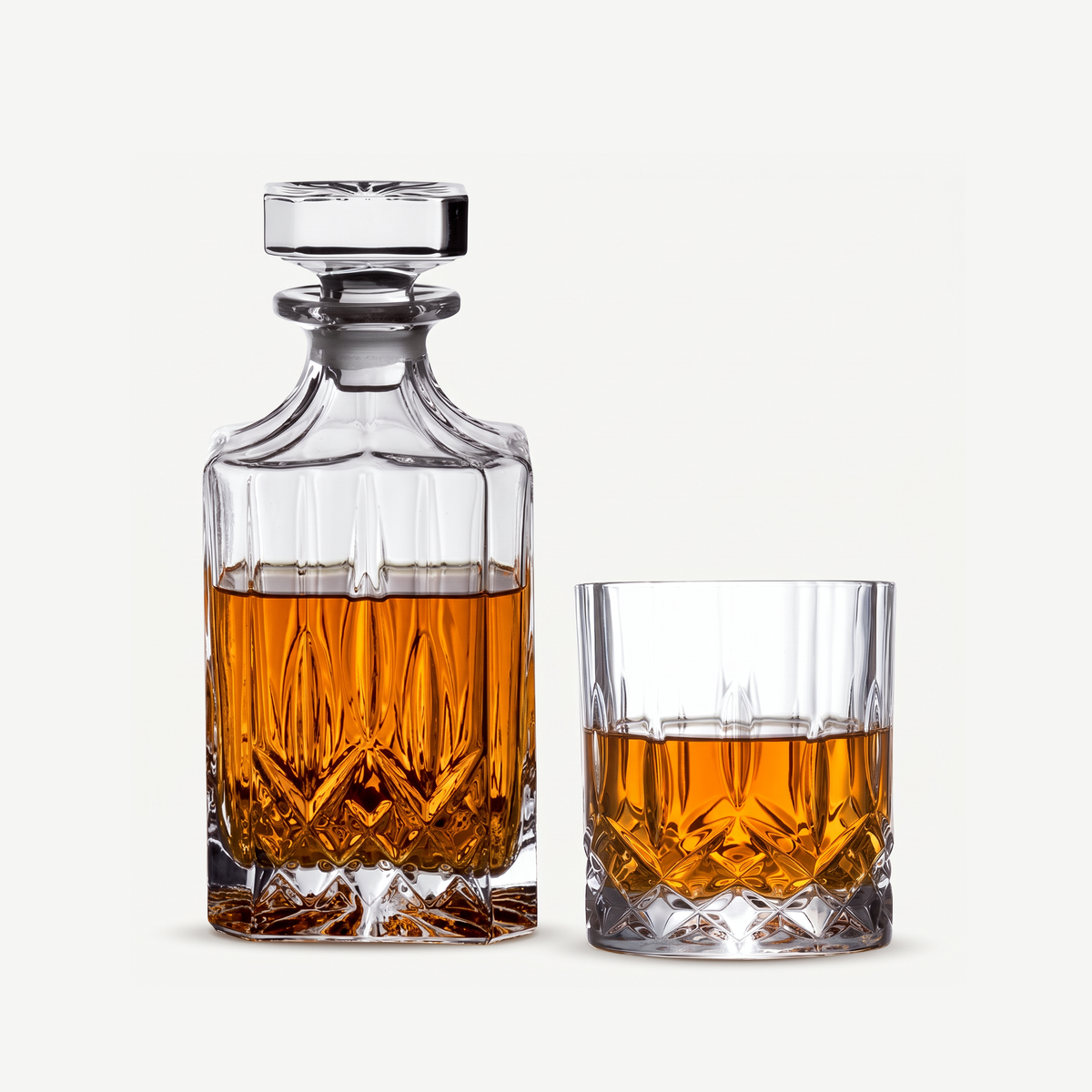 RCR Opera whiskyset karaf en glas gevuld met whisky