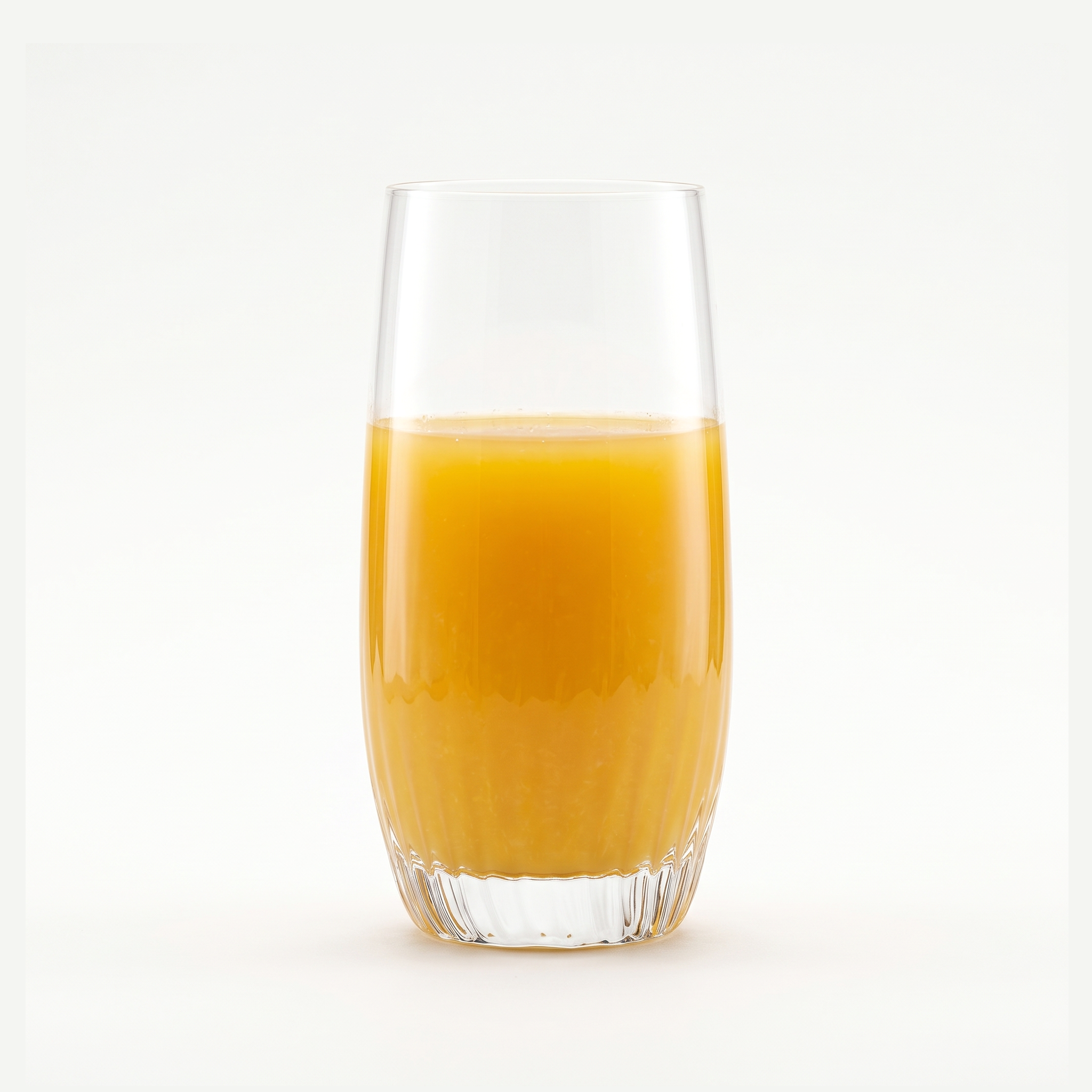 Zwiesel Glas Fortune Allroundglas 39,2 Cl gevuld met sinaasappelsap